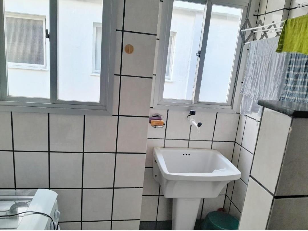 Apartamento Da Musica A 300 Metros Da Areia Da Praia Do Morro, Com 1 Quarto, Garagem, Tv Smart E Wi-Fi Guarapari Exterior photo